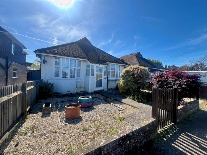 3 Bedroom Detached Bungalow To Rent In Hillcrest Avenue, Bexhill-On-Sea, TN39