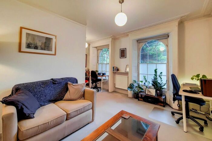1 Bedroom Flat To Rent In Vassall Road, Oval, London, SW9