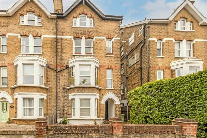 1 Bedroom Flat To Rent In Ferry Road, Teddington, TW11