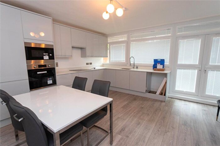 5 Bedroom Maisonette To Rent In Canada Estate, London, Greater London, SE16
