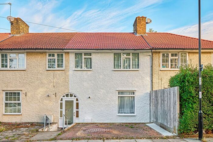 3 Bedroom Property To Rent In Undershaw Road, Bromley, BR1