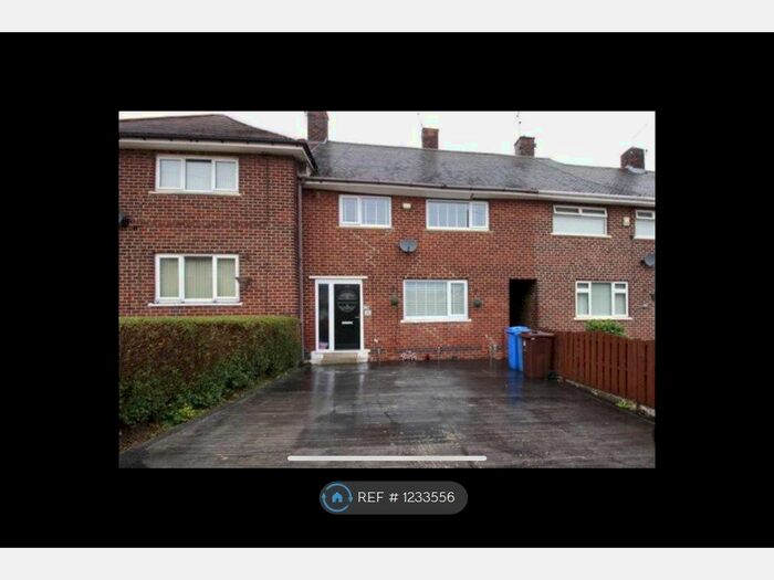 4 Bedroom Terraced House To Rent In Manor Park Rise, Sheffield S2