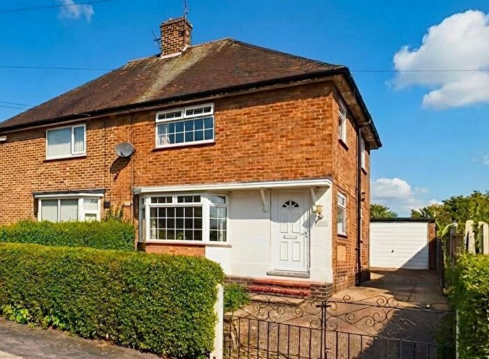 3 Bedroom Semi-Detached House For Sale In Greenwood Road, Nottingham, NG3