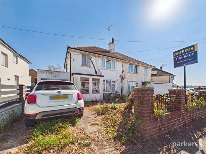 3 Bedroom Semi-Detached House For Sale In Spencer Road, Reading, Berkshire, RG2