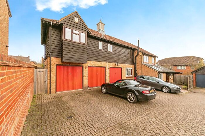2 Bedroom House For Sale In Broad Hinton, Twyford, Reading, RG10