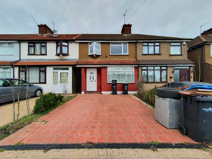 3 Bedroom Property To Rent In Lansbury Road, Enfield, EN3