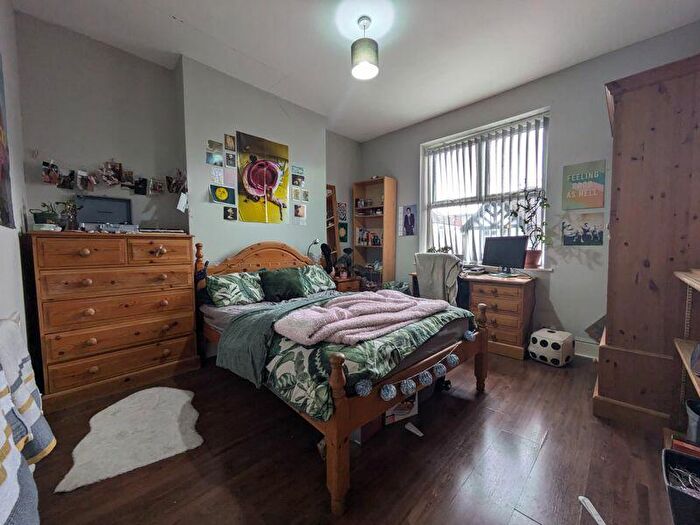 6 Bedroom Terraced House To Rent In Elmsthorpe Avenue, Nottingham, NG7
