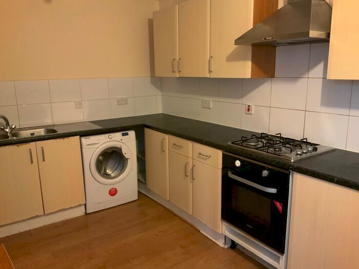 5 Bedroom End Of Terrace House To Rent In Ladybarn Lane, Bed, Fallowfield, M14