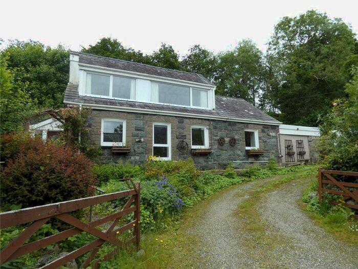 3 Bedroom Detached House For Sale In Braich Talog, Tregarth, Bangor, Gwynedd, LL57