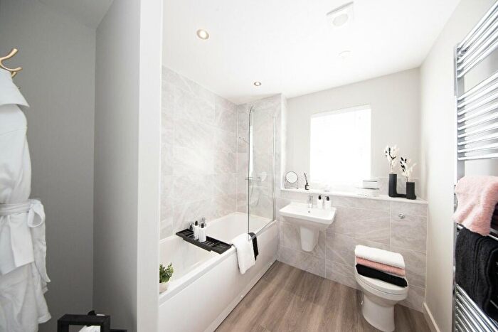 4 Bedroom Detached House For Sale In Brook View, New Warrington Road, Wincham, Cheshire, CW9