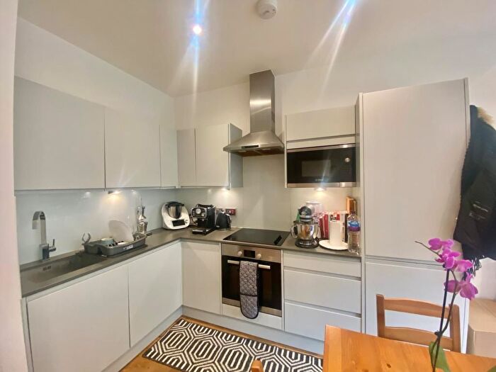 1 Bedroom Flat To Rent In Henley-On-Thames, Oxfordshire, RG9