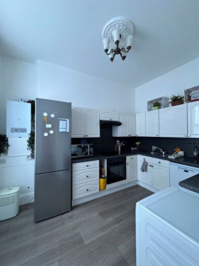 2 Bedroom Flat For Sale In Warren Road, Torquay, TQ2
