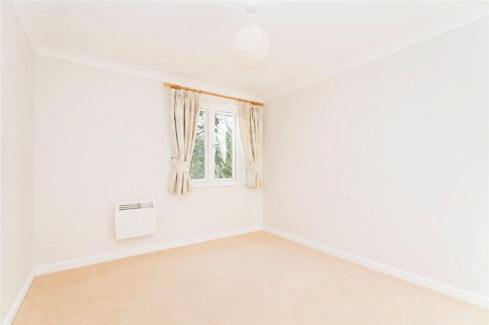 2 Bedroom Flat For Sale In Grove Lane, Holt, Norfolk, NR25