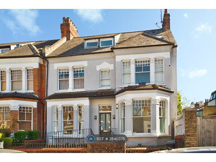 3 Bedroom Flat To Rent In Haringey Park, London, N8