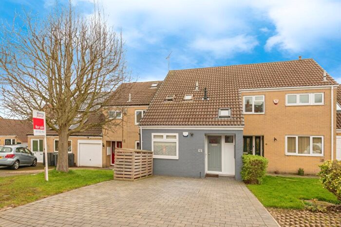 2 Bedroom Mews For Sale In Rooms Fold, Morley, Leeds, LS27