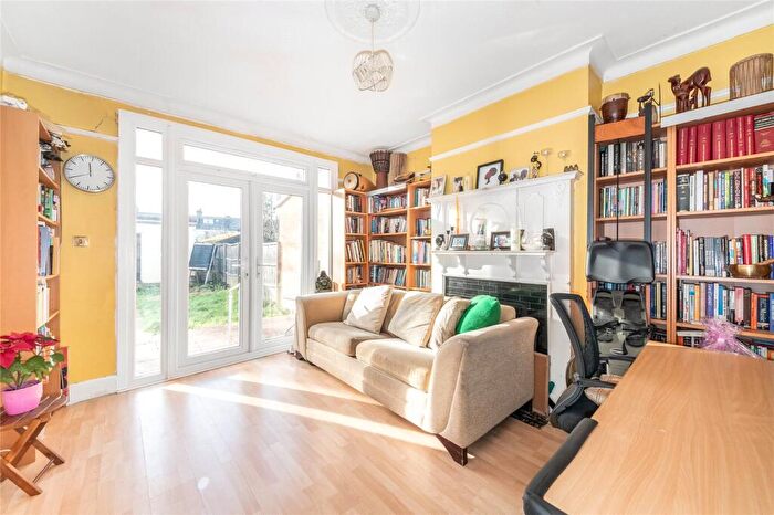 3 Bedroom Terraced House For Sale In Fairlands Avenue, Thornton Heath, CR7