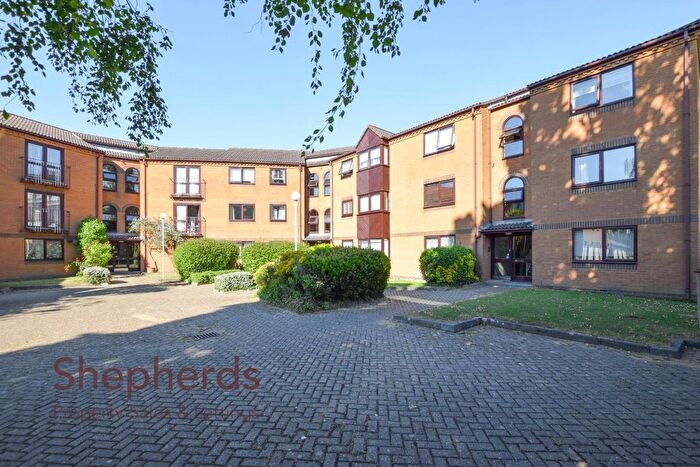 1 Bedroom Flat For Sale In Westgate Court, Waltham Cross, EN8