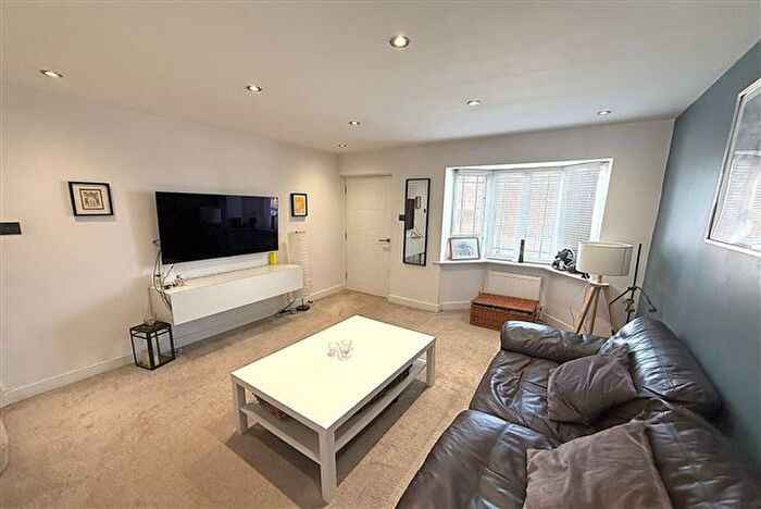 2 Bedroom End Of Terrace House To Rent In Lyminton Lane, Rotherham, S60