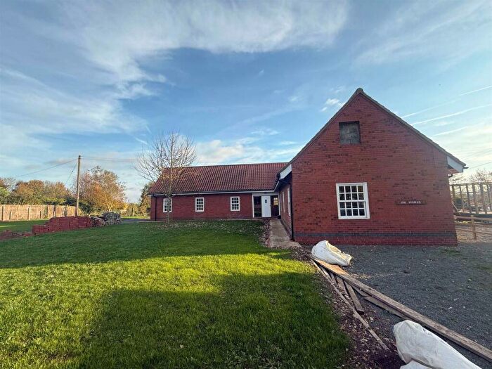 4 Bedroom Property For Sale In Grange Lane, Keddington, LN11