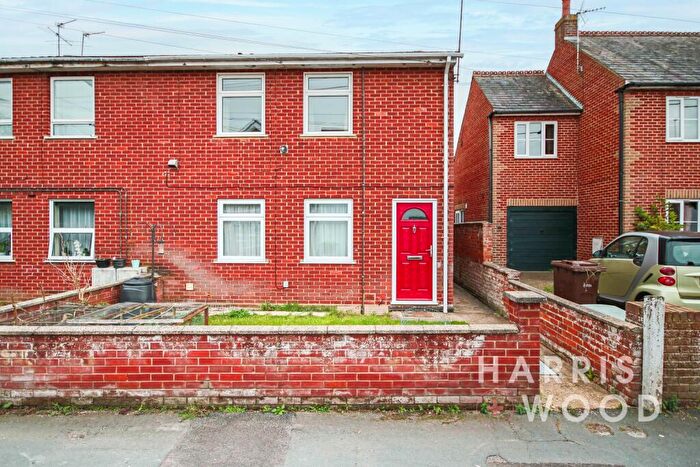 2 Bedroom Maisonette For Sale In Chapel Street, Rowhedge, Colchester, Essex, CO5