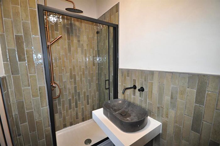 3 Bedroom Terraced House To Rent In York Street - Students /, DE1