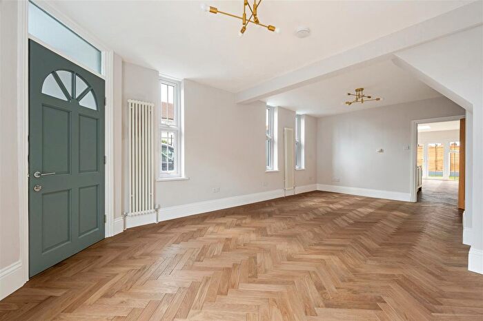 4 Bedroom Property For Sale In Kimberley Road, London, E17