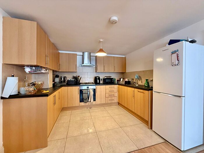 3 Bedroom Flat To Rent In Nuxley Road, Belvedere, DA17