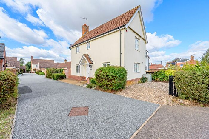 3 Bedroom Semi-Detached House For Sale In Plumbers Arms Close, Norton, IP31