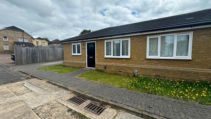 2 Bedroom Bungalow To Rent In Springwood Way, Romford, RM1