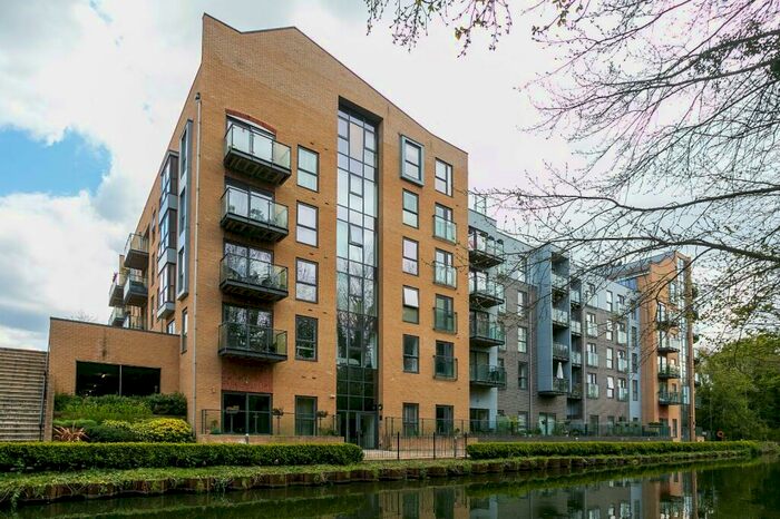 2 Bedroom Apartment To Rent In The Embankment, Nash Mills Wharf, Hemel Hempstead, Hertfordshire, HP3