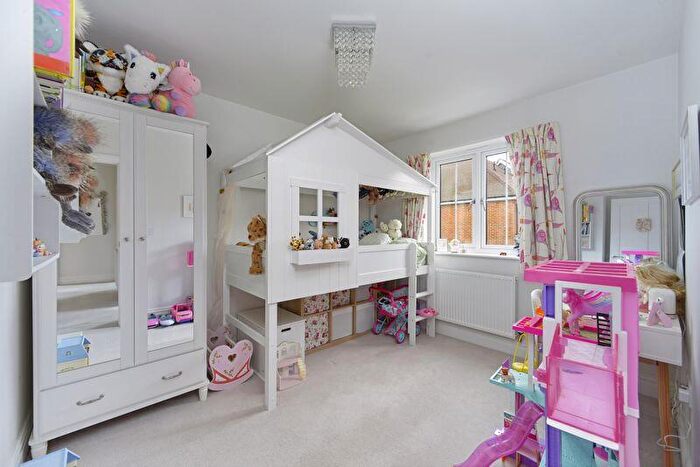 5 Bedroom Detached House For Sale In Windacres Farm Lane, Horsham, RH12