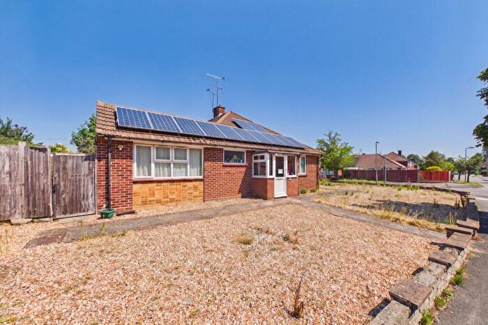 2 Bedroom Bungalow For Sale In West Heath Road, Farnborough, Hampshire, GU14