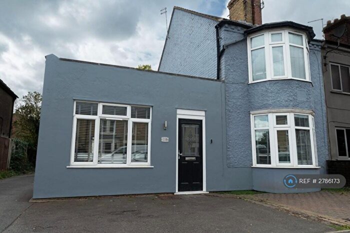 5 Bedroom Semi Detached House To Rent In New Road, Woodston, Peterborough, PE2