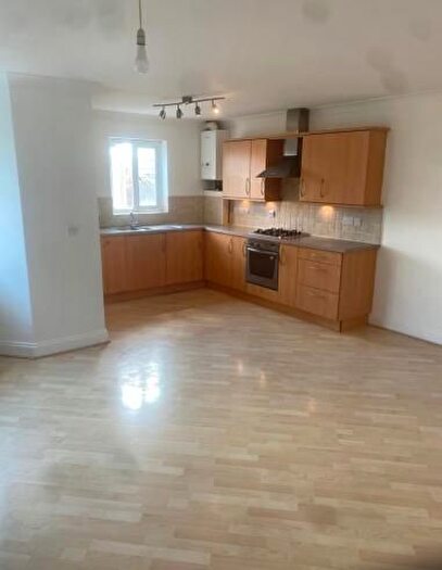 2 Bedroom Flat To Rent In Kings Court, Priory Rd, Dartford, London, DA1