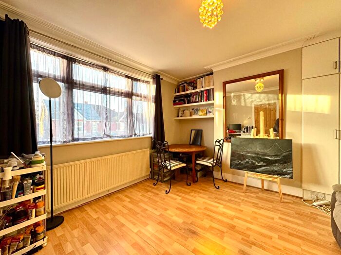 1 Bedroom Flat For Sale In Harrow View, Harrow, HA1