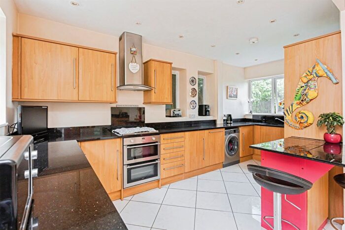 4 Bedroom Detached House For Sale In Fairfield Way, Haywards Heath, RH16