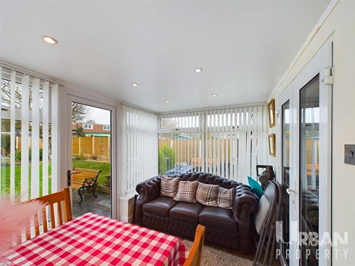 2 Bedroom Bungalow For Sale In Lime Tree Lane, Bilton, Hull, HU11
