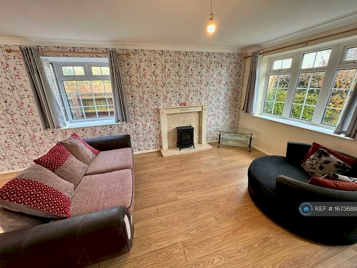 3 Bedroom End Of Terrace House To Rent In Owls Road, Verwood, BH31