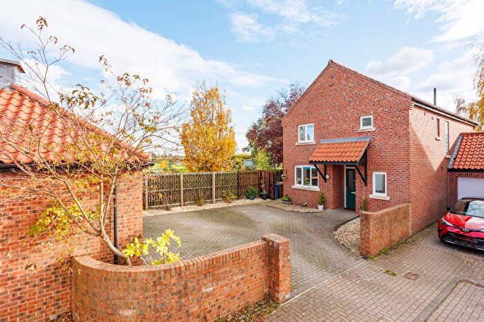 4 Bedroom Link Detached House For Sale In Nursery Court, Low Catton, York, YO41