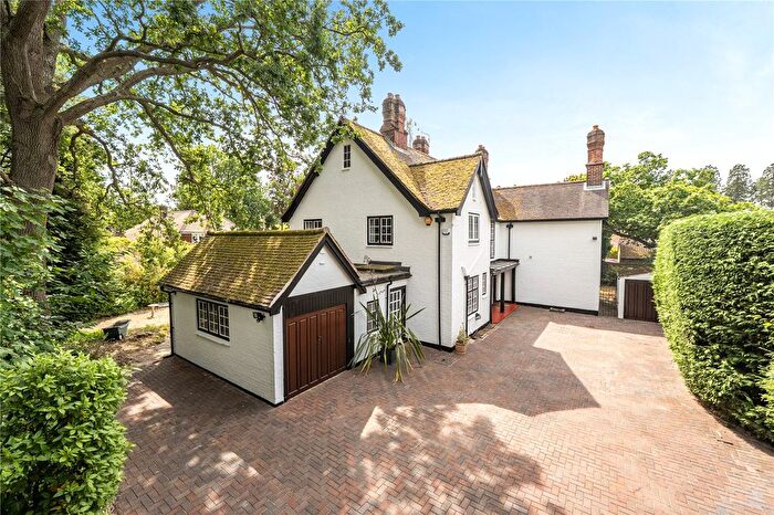 5 Bedroom Detached House For Sale In The Maultway, Camberley, Surrey, GU15