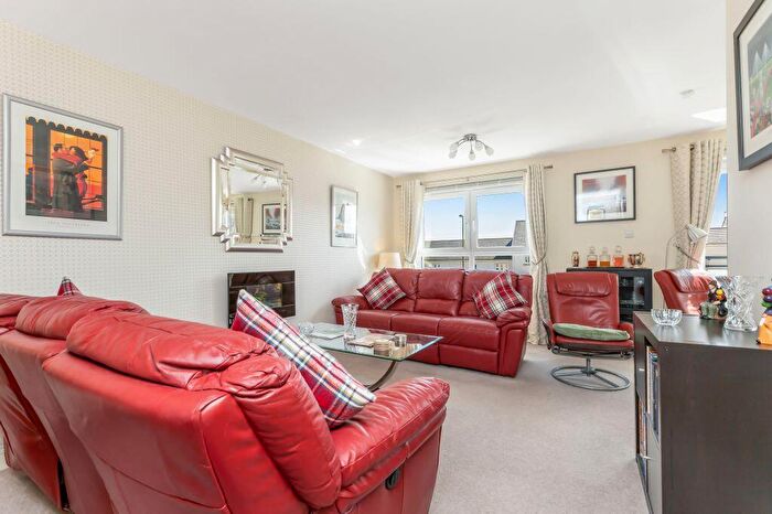 4 Bedroom Town House For Sale In Burnbrae Road, Bonnyrigg, EH19