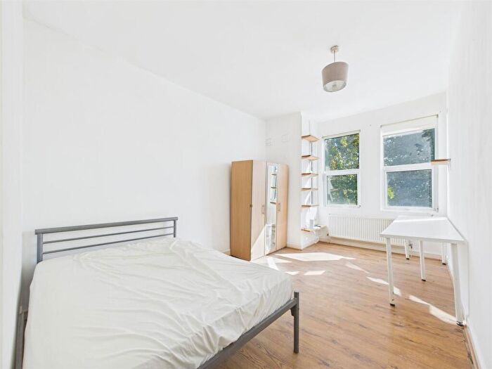 4 Bedroom Flat To Rent In Philip Lane, London, N15