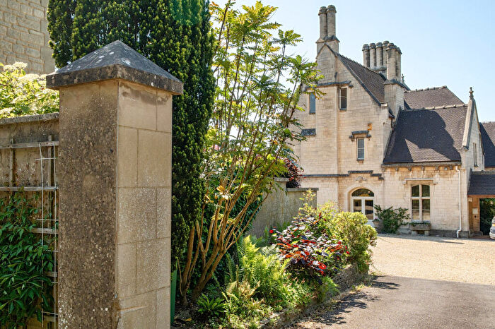 5 Bedroom Semi-Detached House For Sale In Beeches Green, Stroud, GL5