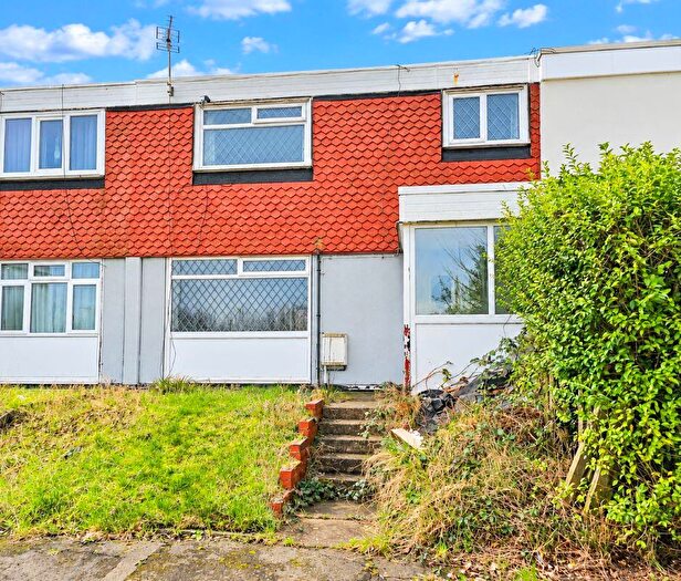 3 Bedroom Terraced House For Sale In Stonecliffe Gardens, Leeds, LS12