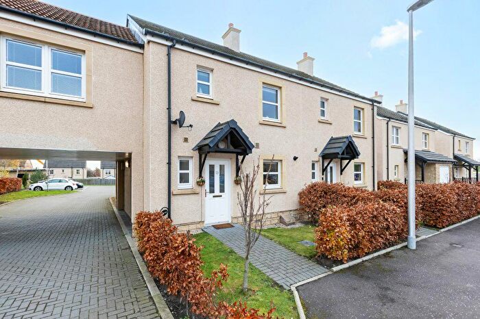 3 Bedroom Semi-Detached House For Sale In Wymet Gardens Millerhill Midlothian, EH22