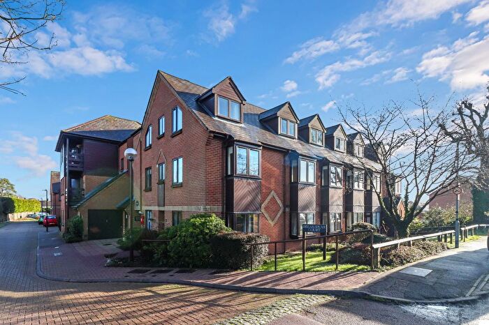 1 Bedroom Flat For Sale In Breakspear Court, The Crescent, WD5