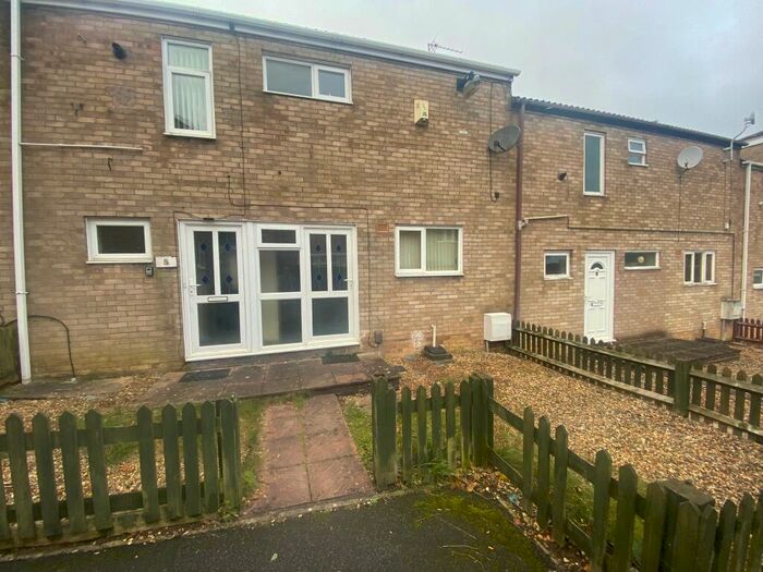 3 Bedroom House To Rent In Highbrook, Corby, NN18