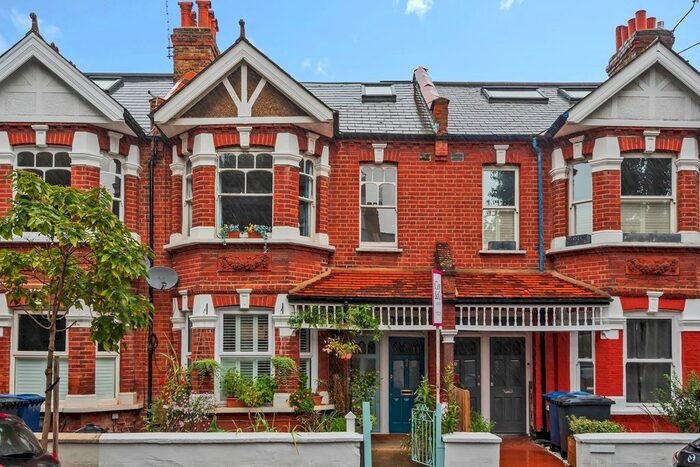 4 Bedroom Maisonette To Rent In Valetta Road, London, W3