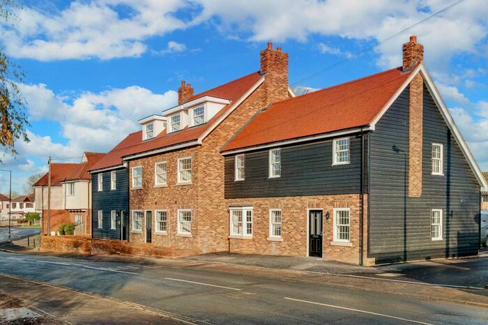 1 Bedroom Ground Flat To Rent In North Street, Rochford, SS4