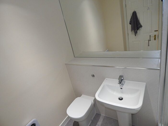 2 Bedroom Flat To Rent In Bank Street, Dundee, DD1